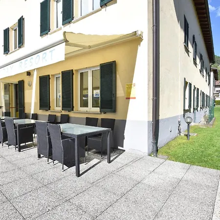 Cozy In With Kitchen Apartman Domaso